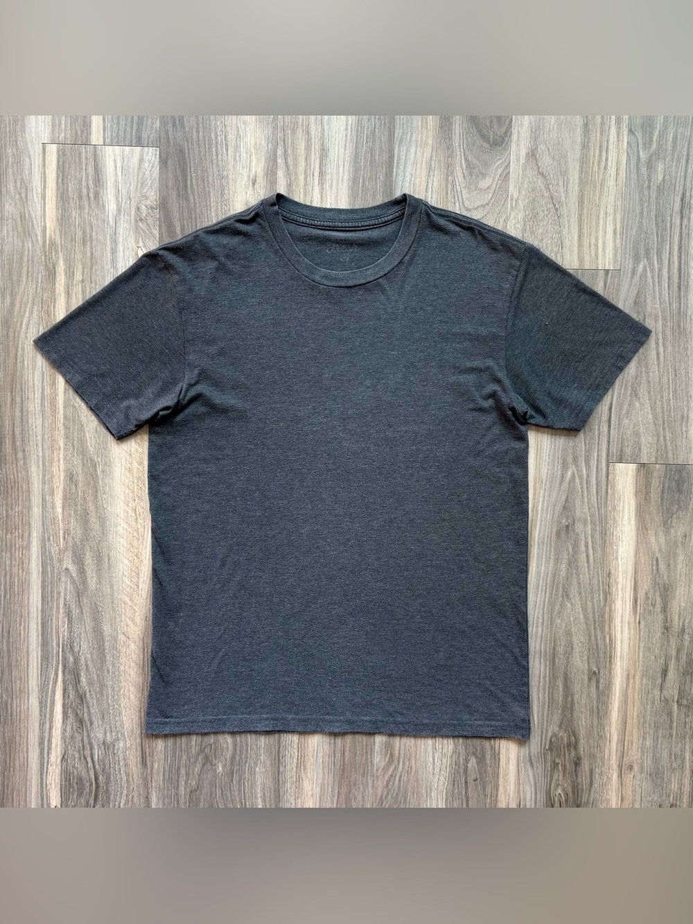 Fresh Clean Threads Crewneck Tee in Charcoal Size M